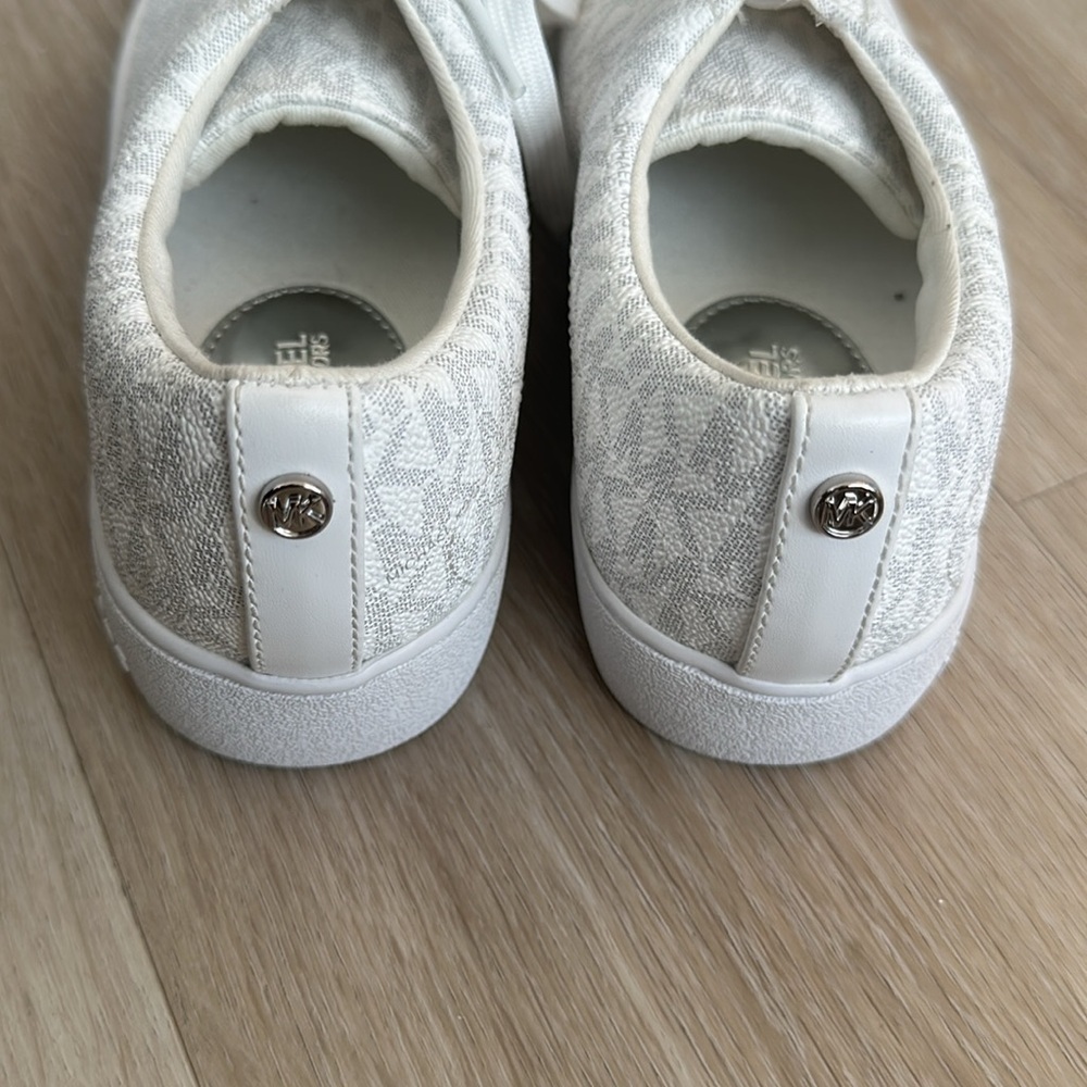 MICHAEL MICHAEL KORS
Sneakers women 6.5 NWOB - Picture 3 of 8